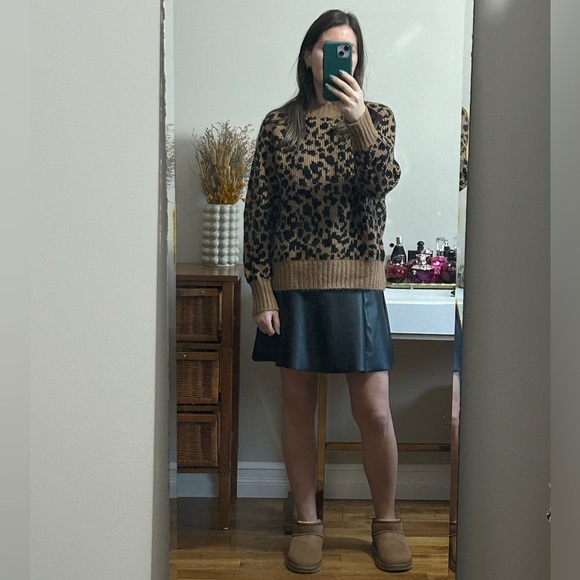 Patterned Sweater - Picture 9 of 9